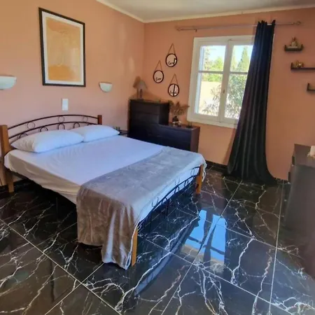 Feriehus Sophia's Corner Art Apt. Dassia (Corfu)