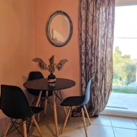 Sophia's Corner Art Apt. Dassia (Corfu)
