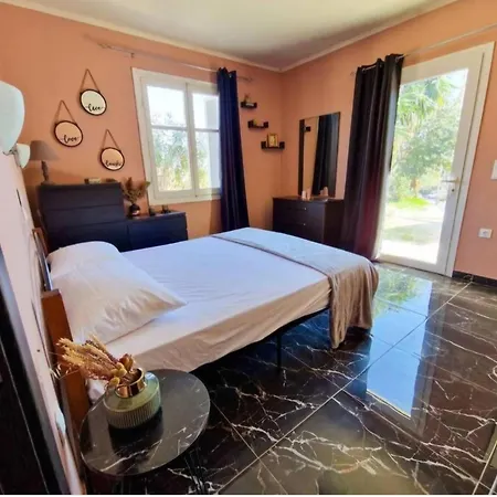 Sophia's Corner Art Apt. بيت للعطل *